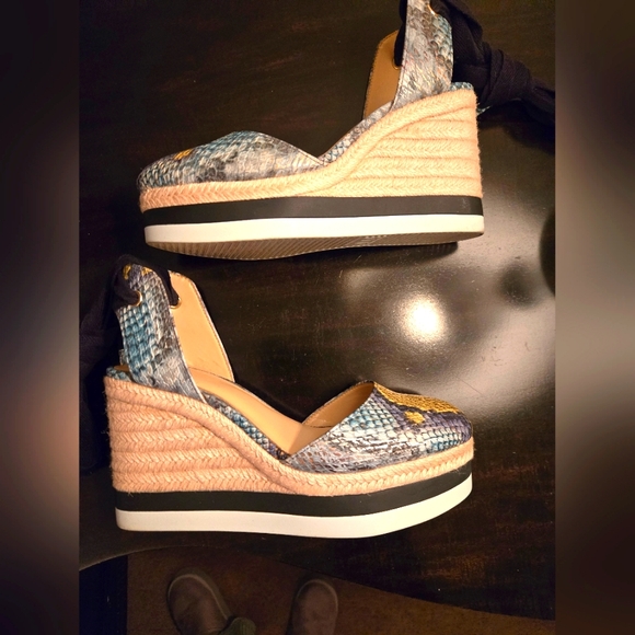 Jennifer Lopez ~ Jalina Wedge Multi Colored Sandal - Picture 2 of 6